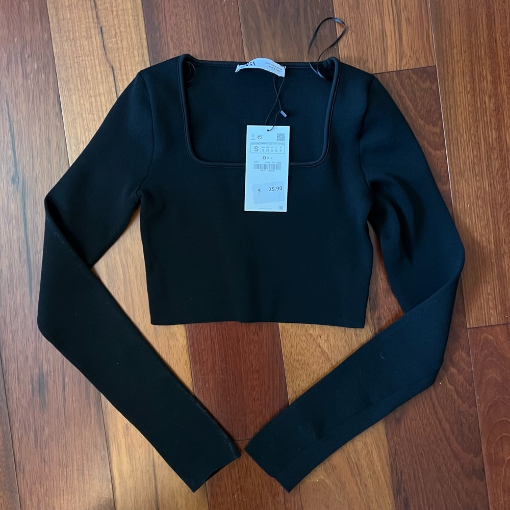 Zara black cropped long sleeve knit top